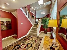 80BPD, Four bedroom, two 1/2 bath log-sided condo with lake view , gar