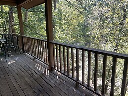 Forest view, log-sided two bedroom, two bath condo on Lake Ouachita. b
