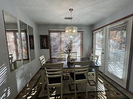 Forest view, log-sided two bedroom, two bath condo on Lake Ouachita. b