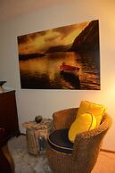 Forest view, log-sided two bedroom, two bath condo on Lake Ouachita. b