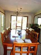 Forest view, log-sided two bedroom, two bath condo on Lake Ouachita. b