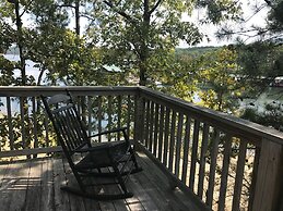 Lake view two bedroom, two bath Harbor North luxuryloft cottage with p
