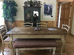 Lake view two bedroom, two bath Harbor North luxuryloft cottage with p