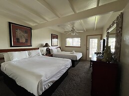 Mountain Harbor Lodge cottage on Lake Ouachita by RedAwning