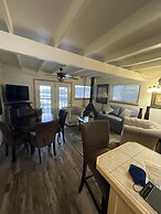 Mountain Harbor Lodge cottage on Lake Ouachita by RedAwning