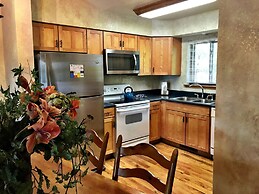 Lake view two bedroom, two bath Harbor North luxury cottage with priva