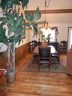 Lake view three bedroom, three bath Harbor North luxury cottage with p