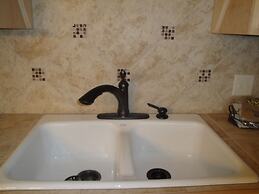 Mountain Harbor Lodge cottage on Lake Ouachita by RedAwning