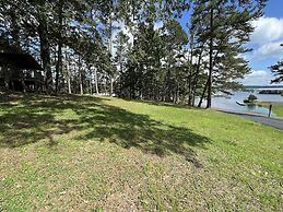 Mountain Harbor Lodge cottage on Lake Ouachita by RedAwning