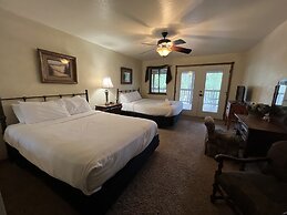 Lake view three bedroom, three bath log-sided cottage with private hot