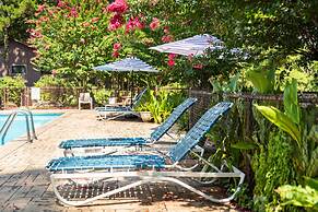 Lake view two bedroom, two bath loft, log-sided cottage with private h