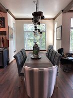 Magnificent Four Bedroom, Two 1/2 Bath luxury, log-sided Harbor North 