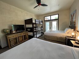 Magnificent Four Bedroom, Two 1/2 Bath luxury, log-sided Harbor North 