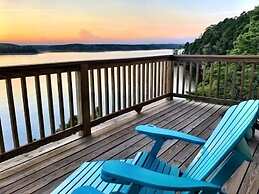 Magnificent Four Bedroom, Two 1/2 Bath luxury, log-sided Harbor North 