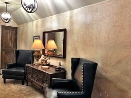 Magnificent Four Bedroom, Two 1/2 Bath luxury, log-sided Harbor North 