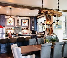 Magnificent Four Bedroom, Two 1/2 Bath luxury, log-sided Harbor North 