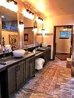 Magnificent Four Bedroom, Two 1/2 Bath luxury, log-sided Harbor North 