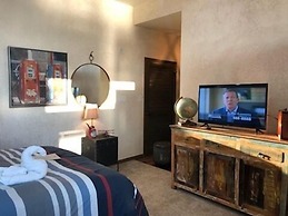 Magnificent Four Bedroom, Two 1/2 Bath luxury, log-sided Harbor North 