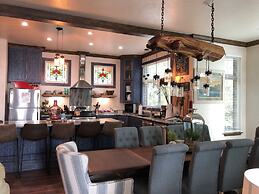 Magnificent Four Bedroom, Two 1/2 Bath luxury, log-sided Harbor North 