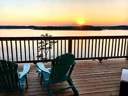 Magnificent Four Bedroom, Two 1/2 Bath luxury, log-sided Harbor North 