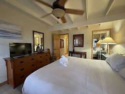 Mountain Harbor Lodge cottage on Lake Ouachita by RedAwning