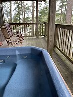 Mountain Harbor Lodge cottage on Lake Ouachita by RedAwning