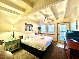 Mountain Harbor Lodge cottage on Lake Ouachita by RedAwning