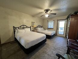 Lake view three bedroom, three bath cottage with hot tub overlooking L