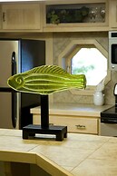 Lake side three bedroom, two bath house on Lake Ouachita with private 