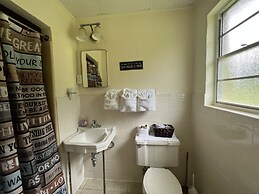 Queen Guest Room located at the Joplin Inn on the highway at the entra