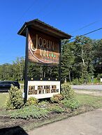 Queen Guest Room located at the Joplin Inn on the highway at the entra
