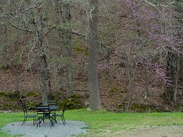 King Guest Room located at the entrance to Mountain Harbor just 2 1/2