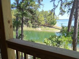 Luxury Three Bedroom, Three Bath Cottage With hot Overlooking Lake Oua