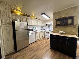 Mountain Harbor's four bedroom house by RedAwning