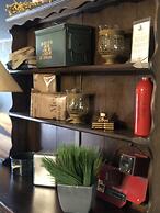 Mountain Harbor Forest View Lodge cottage by RedAwning