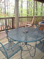 Mountain Harbor Forest View Lodge cottage by RedAwning