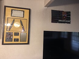 Mountain Harbor Forest View Lodge cottage by RedAwning