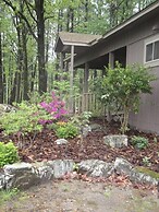 Mountain Harbor Forest View Lodge Cottage by Redawning