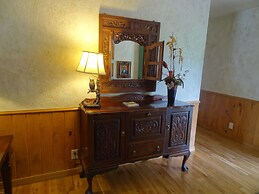 C16, Two bedroom, two bath, log-sided Harbor North luxury cottage with