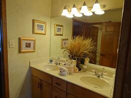 Two bedroom, two bath, log-sided, luxury Harbor North cottage overlook