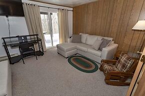 Seven Springs 3 BR Deluxe Condo, Near Golf Course by RedAwning - Save 