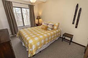 Seven Springs 3 BR Deluxe Condo, Near Golf Course by RedAwning - Save 