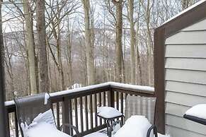 Seven Springs 3 BR Deluxe Condo, Near Golf Course by RedAwning - Save 