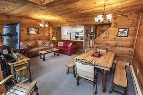 Seven Springs 3 BR Deluxe Condo, Near Golf Course by RedAwning - Save 