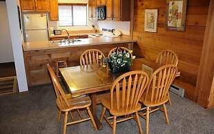 Seven Springs Swiss Mountain 3 BR Condo, Sleeps 8! by RedAwning - Save
