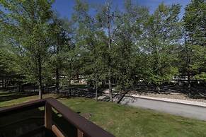 Seven Springs 3 BR Deluxe Condo, by Golf Course by RedAwning - Save 10