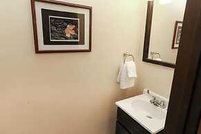 Seven Springs 3 BR Deluxe Condo, by Golf Course by RedAwning - Save 10