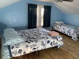 Mermaids & Mutts 3 Bedroom Bungalow by RedAwning