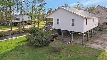 White Lane 3 Bedroom Home by RedAwning