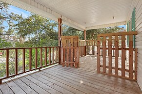 White Lane 3 Bedroom Home by RedAwning